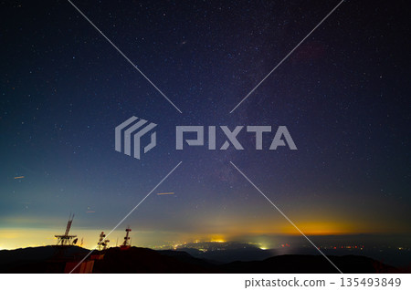 Radio tower and starry sky photograph on Mt. Wanizuka Radio tower and starry sky photograph on Mt. Wanizuka 135493849