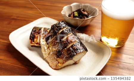與鹽的烤鯖魚 135494382