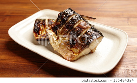 與鹽的烤鯖魚 與鹽的烤鯖魚 135494384