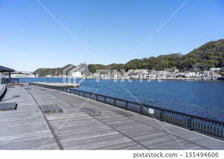 Winter at Nishi-Uraga Port Green Space (Army Pier) in Nishi-Uraga, Yokosuka City, Kanagawa Prefecture Winter at Nishi-Uraga Port Green Space (Army Pier) in Nishi-Uraga, Yokosuka City, Kanagawa Prefecture 135494606