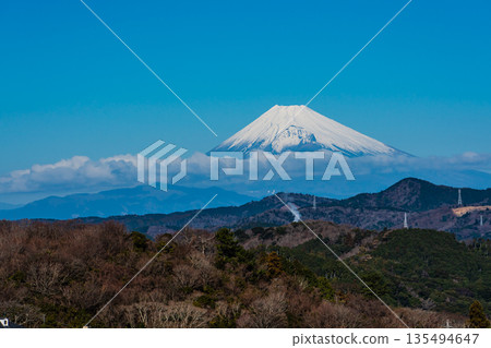 從大室山纜車上眺望富士山 [靜岡縣伊東市] 135494647