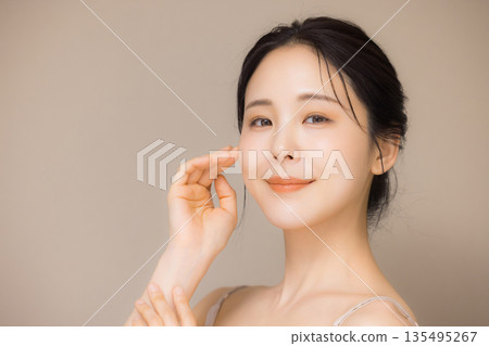 Beauty image of young women Beauty image of young women 135495267