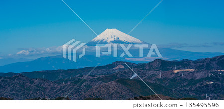 Mount Fuji panorama from the summit of the Omuroyama climbing lift [Ito City, Shizuoka Prefecture] 135495596