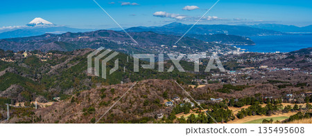 Mount Fuji panorama from the summit of the Omuroyama climbing lift [Ito City, Shizuoka Prefecture] 135495608