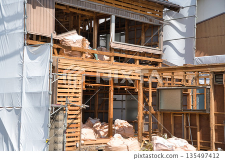 老木屋拆除現場 老木屋拆除現場 135497412