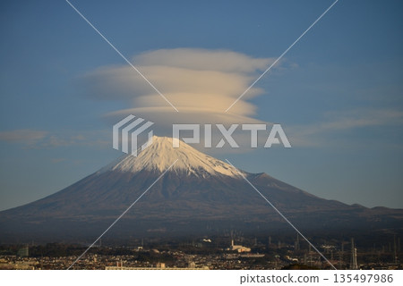 Mount Fuji & Cap Clouds ☆mar_lapin Mount Fuji & Cap Clouds ☆mar_lapin 135497986