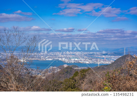 【瀨戶內海國立公園】冬季從錦光山眺望岡山市 4 岡山市和岡山縣玉野市 135498231