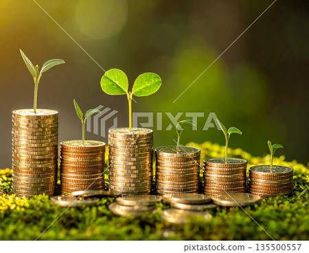 畫面中金幣堆積如山,背景一片金黃。 畫面中金幣堆積如山,背景一片金黃。 135500557