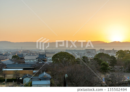 允許商業攝影:從大和郡山郡山城眺望日出 允許商業攝影:從大和郡山郡山城眺望日出 135502494