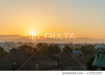 允許商業攝影:從大和郡山郡山城眺望日出 允許商業攝影:從大和郡山郡山城眺望日出 135502507