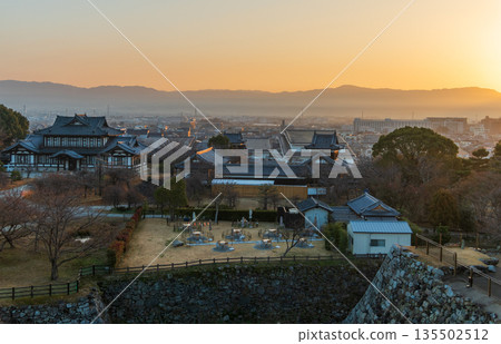 允許商業攝影:從大和郡山郡山城眺望日出 允許商業攝影:從大和郡山郡山城眺望日出 135502512