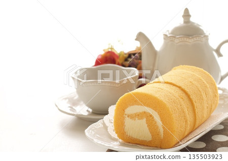 Fresh cream loin cake and tea Fresh cream loin cake and tea 135503923