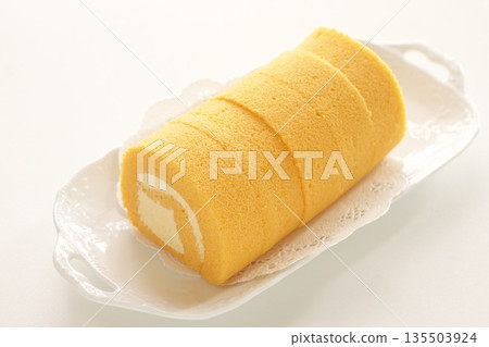 Fresh cream loin cake Fresh cream loin cake 135503924