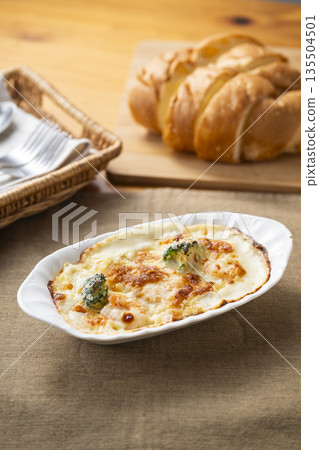 Freshly baked shrimp gratin Freshly baked shrimp gratin 135504501