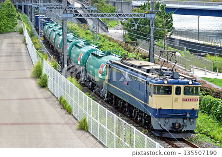東海道本線，櫻木町-東-高島，JR Freight，EF65-2068（新鶴見） 135507190
