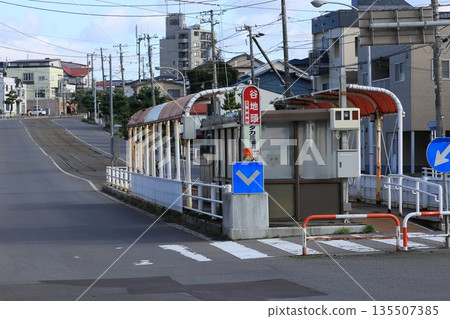 函館市電車八千頭站位於山腳下 函館市電車八千頭站位於山腳下 135507385
