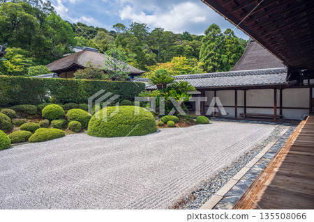 Southern garden of the Hojo Garden at Shuonan Ikkyu-ji Temple in Kyoto 135508066