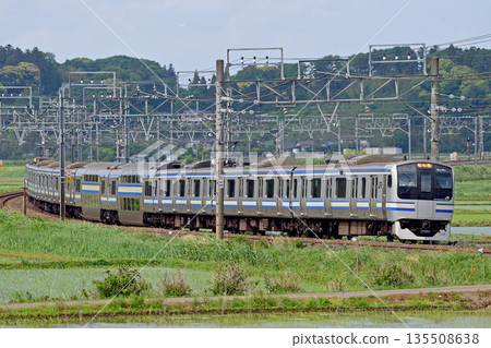JR東日本E217系列Y-133次列車(鎌倉站),總武本線,櫻站至莫諾伊站之間。 JR東日本E217系列Y-133次列車(鎌倉站),總武本線,櫻站至莫諾伊站之間。 135508638