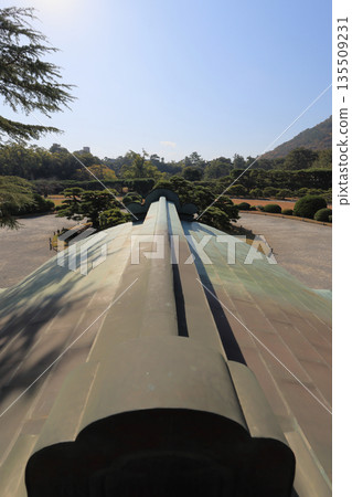 從栗林花園商業產業振興館主樓二樓眺望南庭園 從栗林花園商業產業振興館主樓二樓眺望南庭園 135509231
