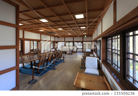 栗林花園商業產業振興館主樓二樓 135509236