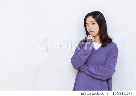 一個非常擔心的女人 135511175