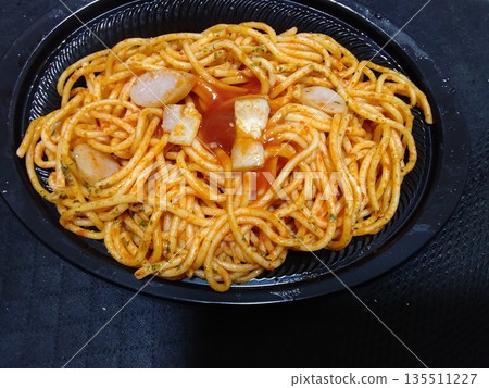 當你有點餓的時候，不妨試試便宜又美味的那不勒斯義大利麵當午餐。 135511227