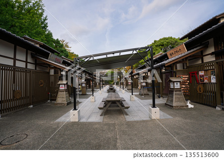 清晨，愛知縣名古屋市金八橫丁正門區域吉直地帶 135513600