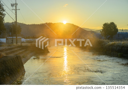 【光明之路】在無名泉河【阿茲米諾】祭拜一年中的第一個日出 135514354