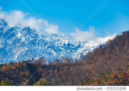 北阿爾卑斯山和秋葉 135515249