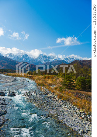 秋季從松川橋眺望北阿爾卑斯山 135515250