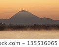Mount Mikami at sunrise as seen from Lake Kihamauchi 135516065