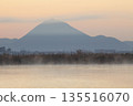 Mount Mikami at sunrise as seen from Lake Kihamauchi 135516070