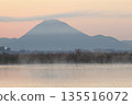 Mount Mikami at sunrise as seen from Lake Kihamauchi 135516072