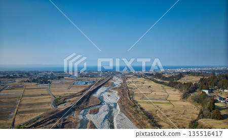 Scenery around the Hayatsuki River flowing through eastern Toyama Prefecture Scenery around the Hayatsuki River flowing through eastern Toyama Prefecture 135516417