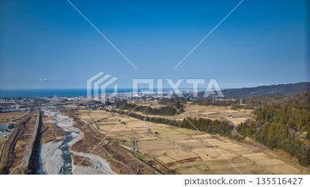 Scenery around the Hayatsuki River flowing through eastern Toyama Prefecture 135516427