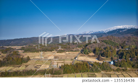 流經富山縣東部的早月川沿岸風景 135516436