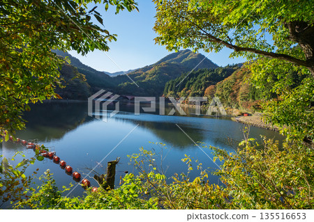 Lake Usui on a clear day in Annaka City, Gunma Prefecture 135516653