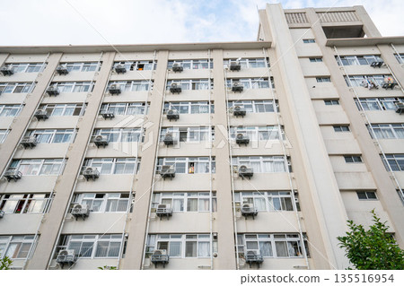 昭和時代經濟高速成長時期建造的高層鋼筋混凝土住宅、公共住宅和都會住宅。 135516954
