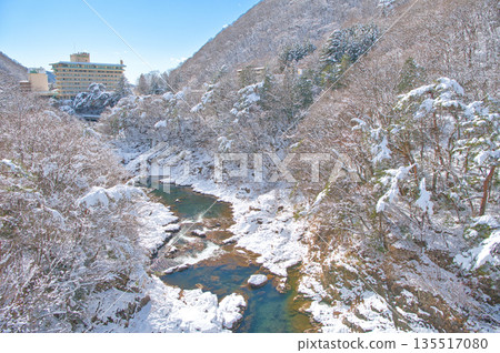 Kinugawa Onsen and Kinugawa River covered in snow in Nikko, Tochigi Prefecture Kinugawa Onsen and Kinugawa River covered in snow in Nikko, Tochigi Prefecture 135517080