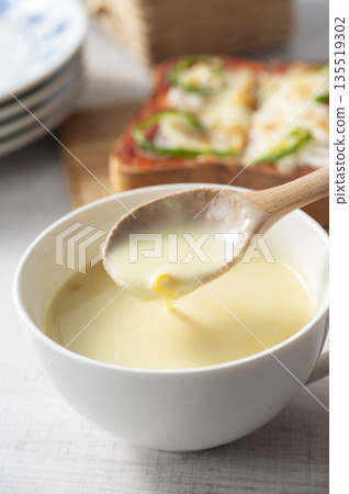 Corn soup 135519302
