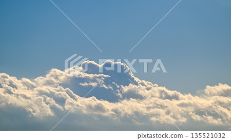 多雲的天空 多雲的天空 135521032