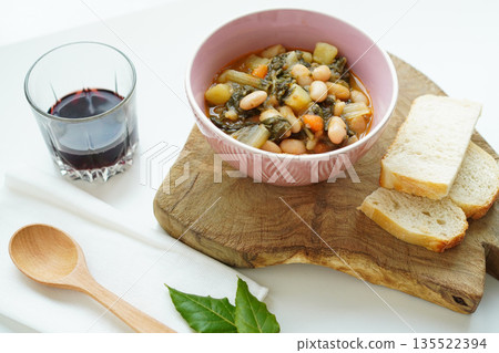 Minestrone: Vegetable and bean soup, Italian home cooking Minestrone: Vegetable and bean soup, Italian home cooking 135522394