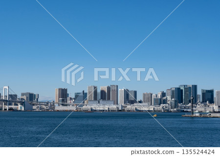 從東京灣地區築地眺望芝浦 135524424
