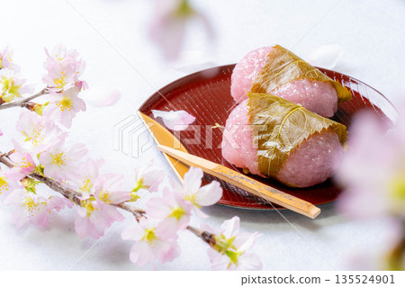 [Spring ingredients] Sakuramochi, Kansai-style Sakuramochi, Domyoji [Food ingredients] 135524901