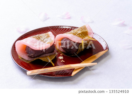 [Spring ingredients] Sakuramochi (cherry blossom rice cakes) and Kanto-style Sakuramochi (cherry blossom rice cakes) [Food ingredients] 135524910