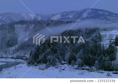 積雪覆蓋的飯山線 135525339