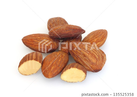 Almond Almond 135525358
