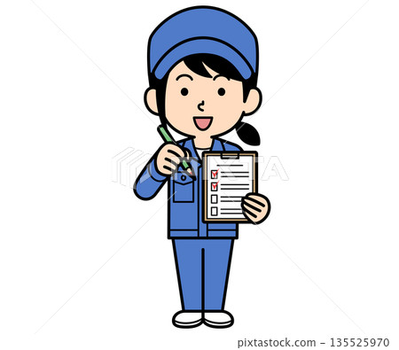 一位普通的女工正在填寫一份清單 135525970