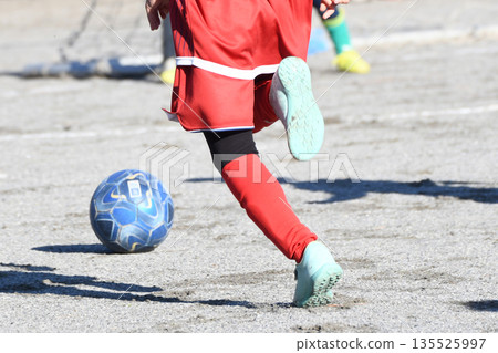 Soccer player to dribble Soccer player to dribble 135525997