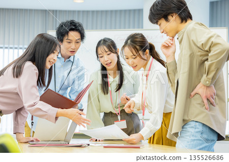 Meeting worker Meeting worker 135526686